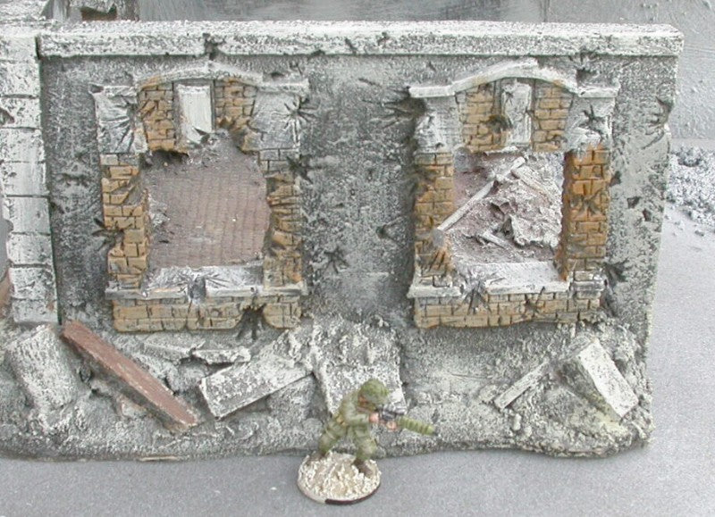 RUI18 Mur avec 2 fenêtres