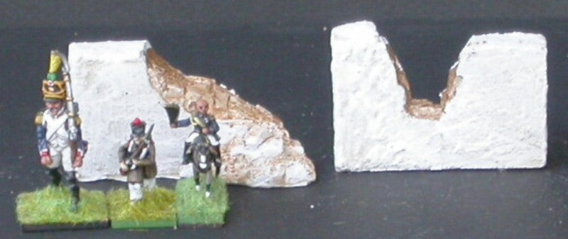 MUR20 2 sections de grands murs méditérranéens ruinés