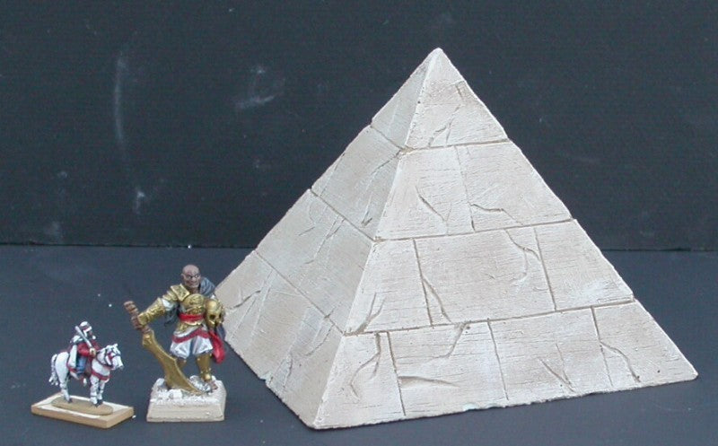 EGYP2 Petite pyramide pleine