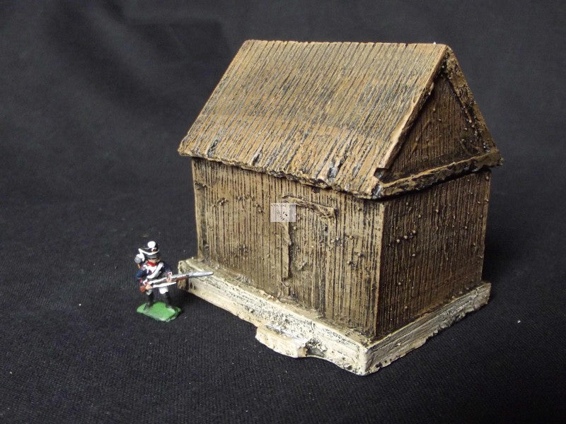 RUS2 Petite maison en bois